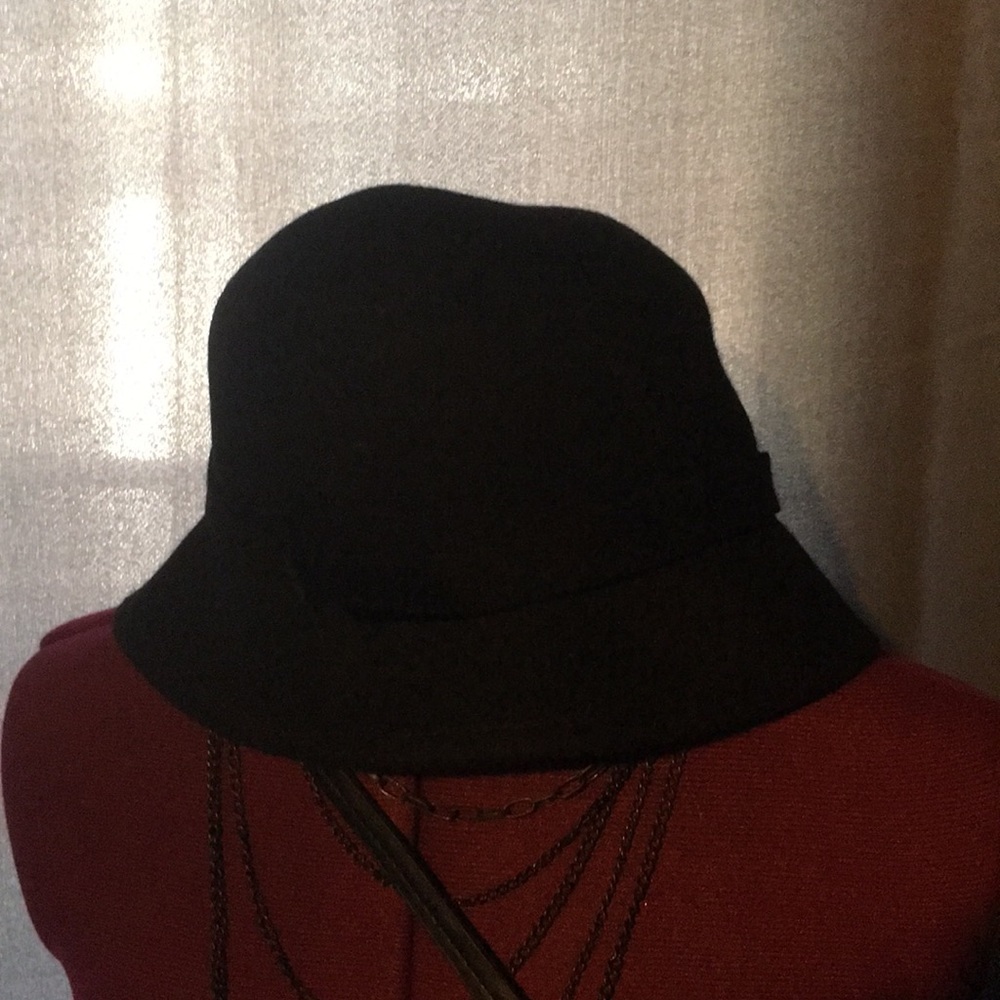 Bucket hat